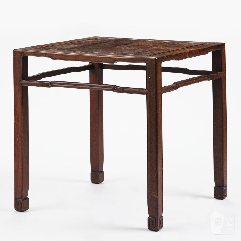 A hardwood table, - 图2